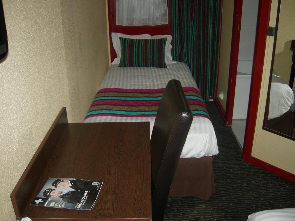 Hotel Du Val De Seine Mantes-la-Jolie Δωμάτιο φωτογραφία