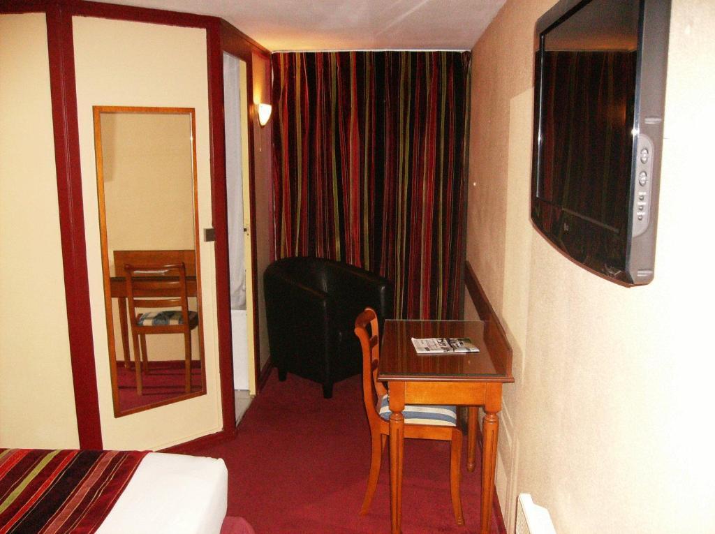 Hotel Du Val De Seine Mantes-la-Jolie Δωμάτιο φωτογραφία